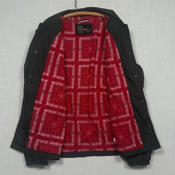 RVCA Coaches Jacket Red Bandana Lining Snap Button Front Black Nylon Size S - Picture 6 of 14